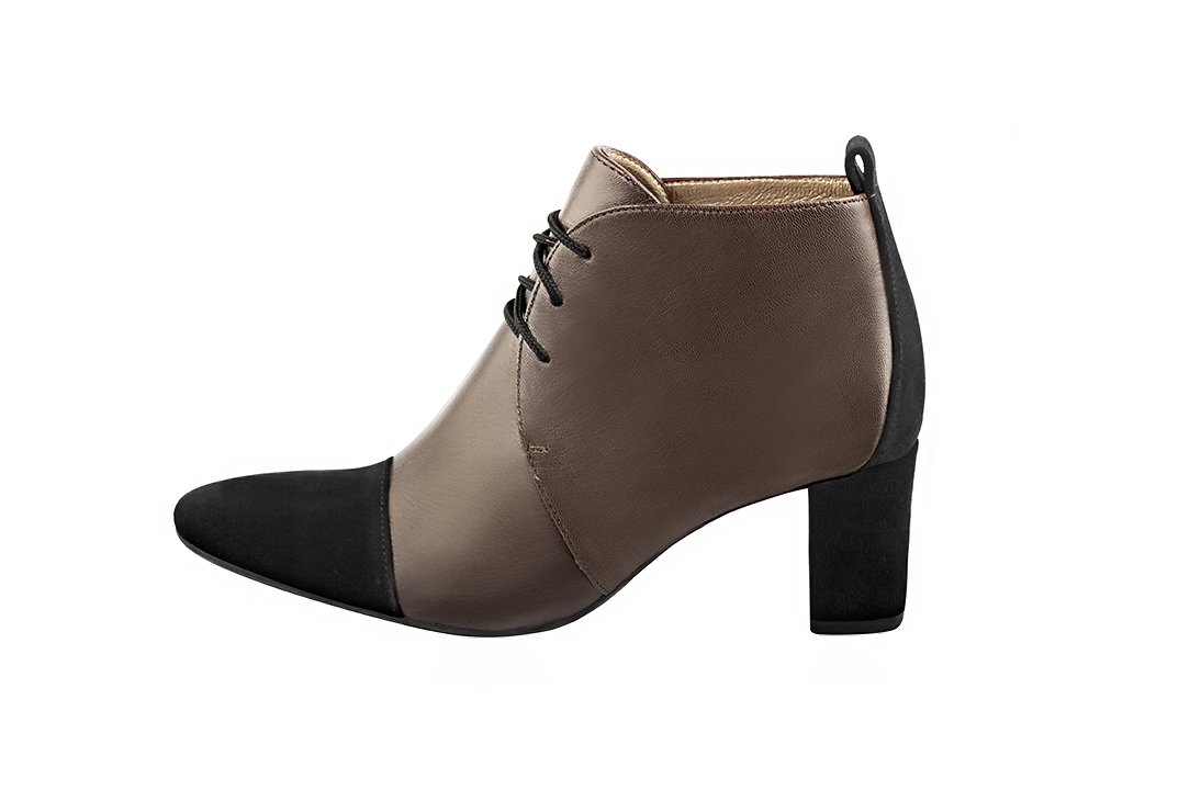 Matt black and dark brown women's ankle boots with laces at the front. Round toe. Medium block heels. Profile view - Florence KOOIJMAN